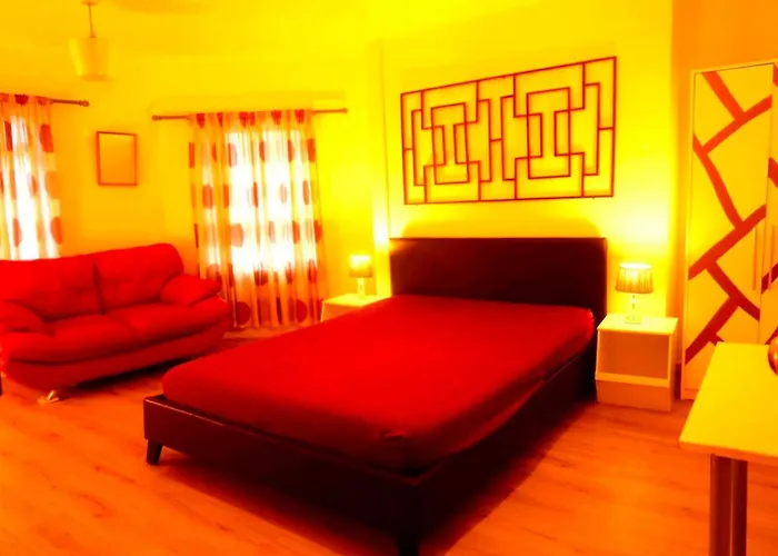 Cambridge City Center Accommodations Shared Lavatory