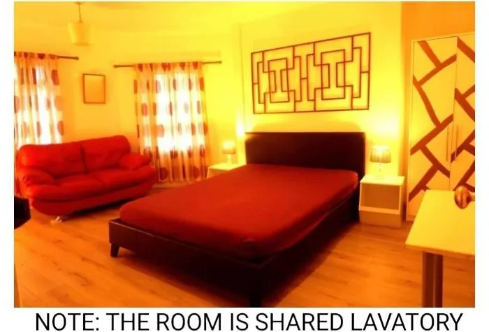 Cambridge City Center Accommodations Shared Lavatory